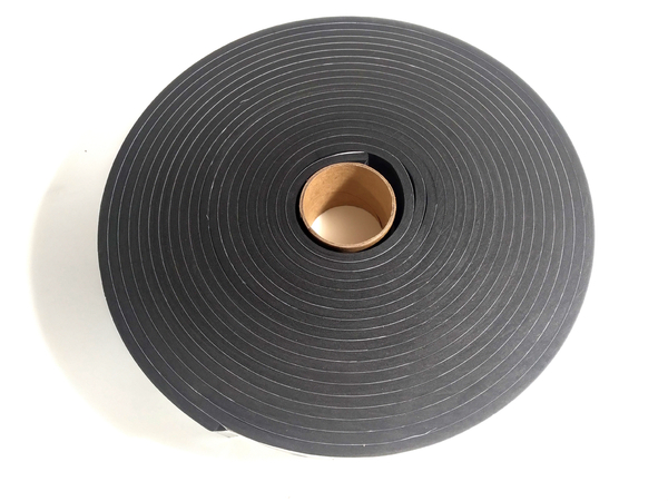 Fita de Vedação em EVA Preto Com Adesivo 1 lado 5mm x 50mm x 10m